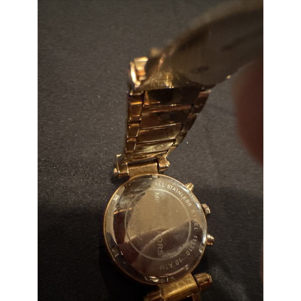 Michael Kors Parker Chronograph Gold with a mother-of-pearl dial - Picture 4 of 5